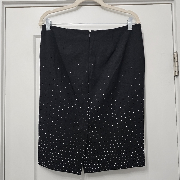 White House Black Market Black Silver Studded Pointe Pencil Skirt Size 8 - Picture 3 of 7